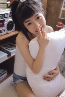 他是小草莓POP